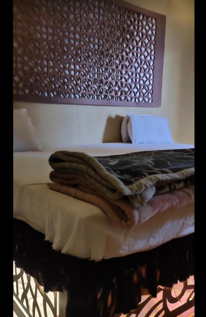 Hotel Malhotra Palace 우자인 외부 사진
